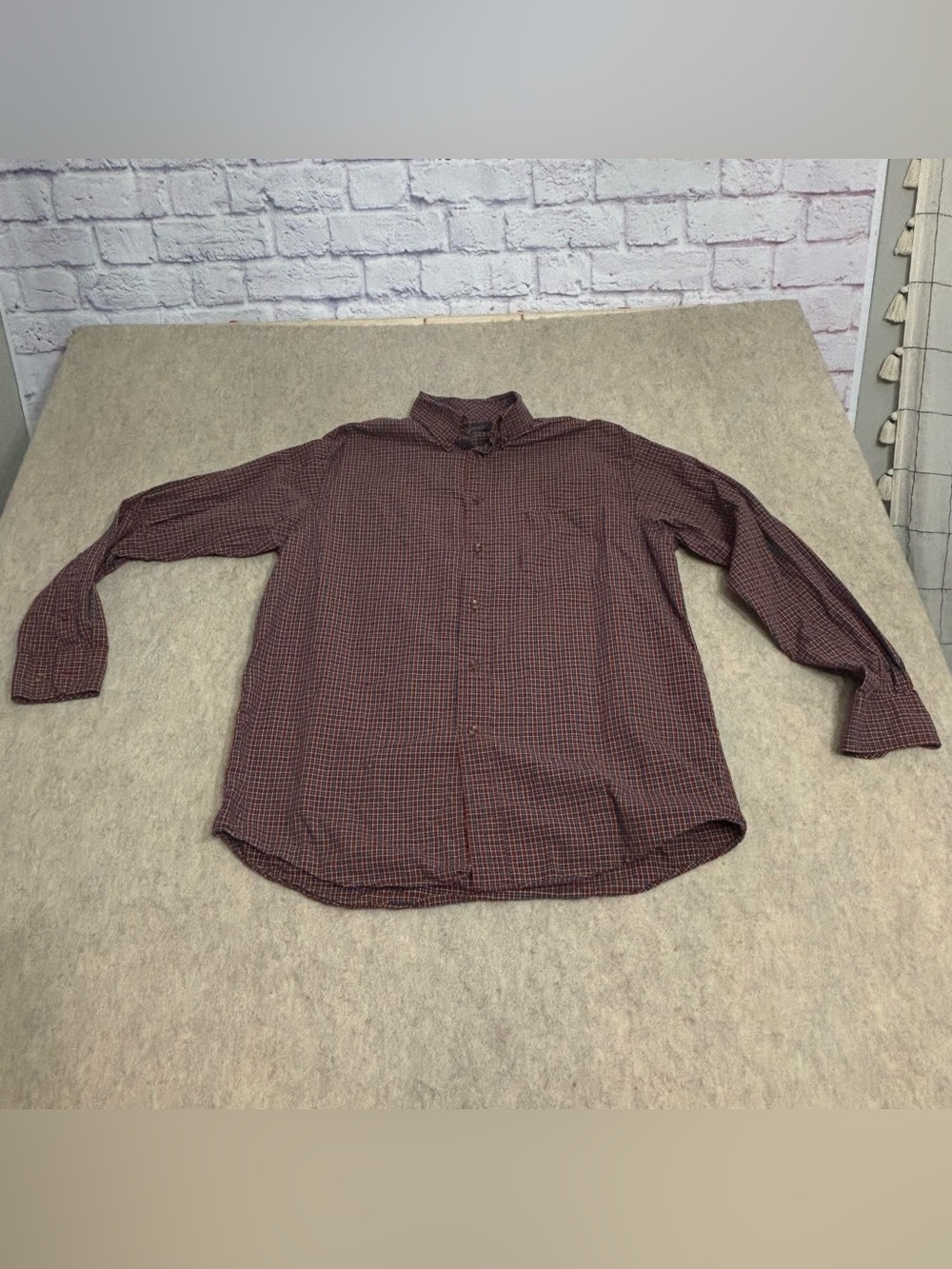 Roundtree & Yorke Men's Red-Brown Micro Check Button-Down Shirt